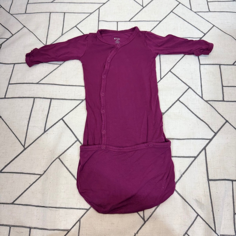 Kyte Baby Knotted Gown 0-3 Months Magenta Bamboo Long Sleeve Snap Front Sleeper